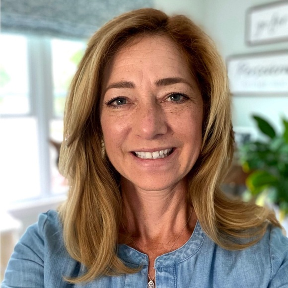 Meet your Posher, Rebecca - Picture 1 of 1